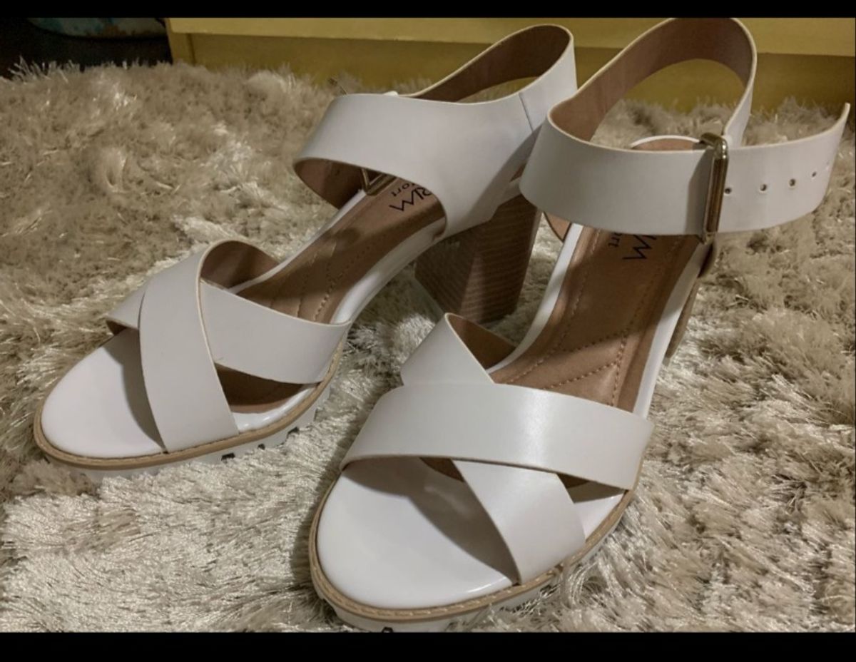 sandalia branca ramarim