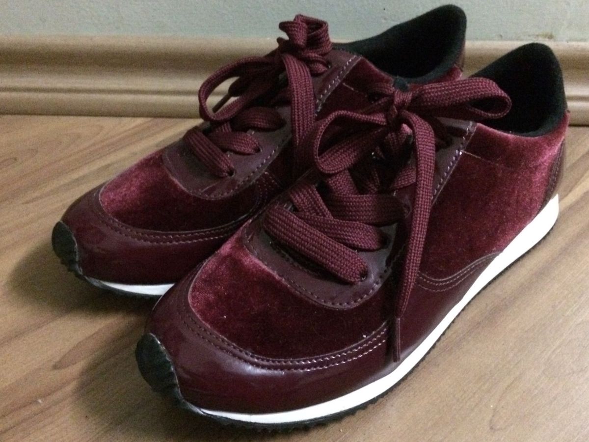 tenis moleca camurça vinho