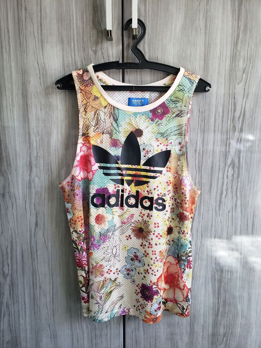 camiseta adidas feminina floral