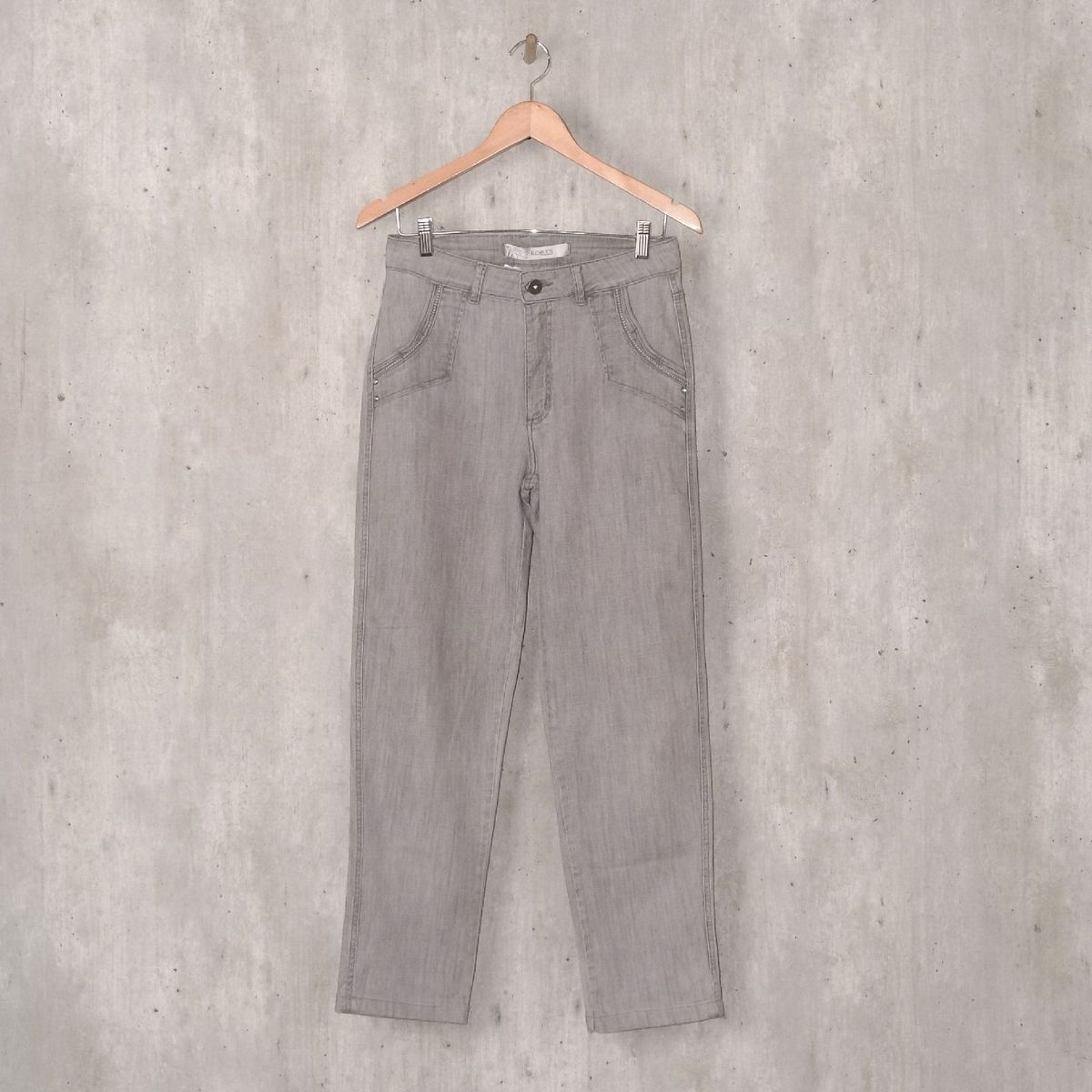 calça jeans cinza feminina