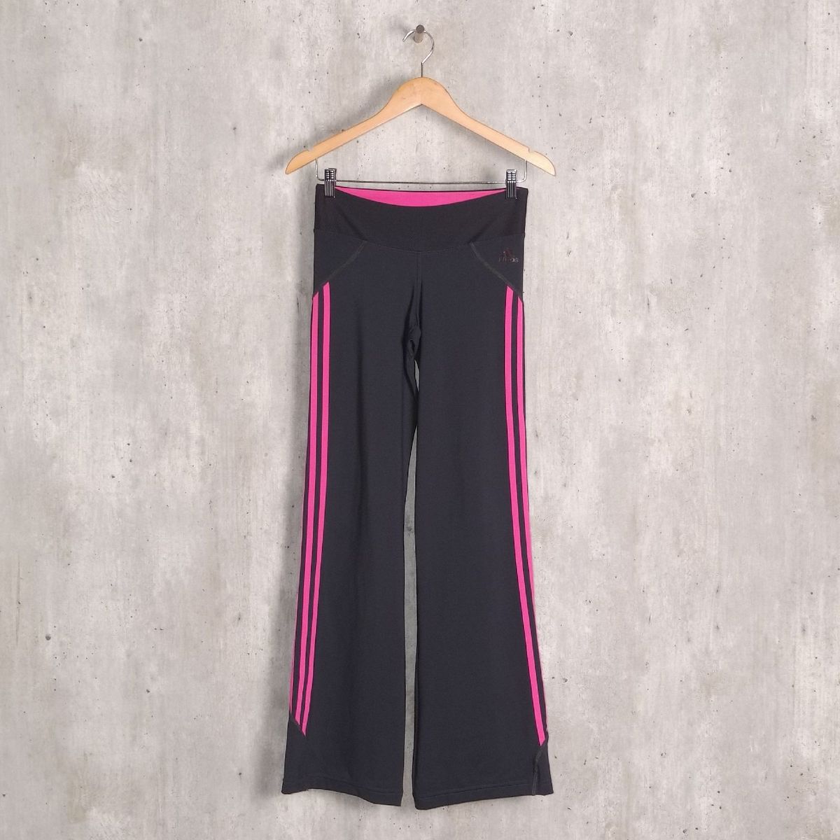 {keywor d} adidas de mil rosa e cinza