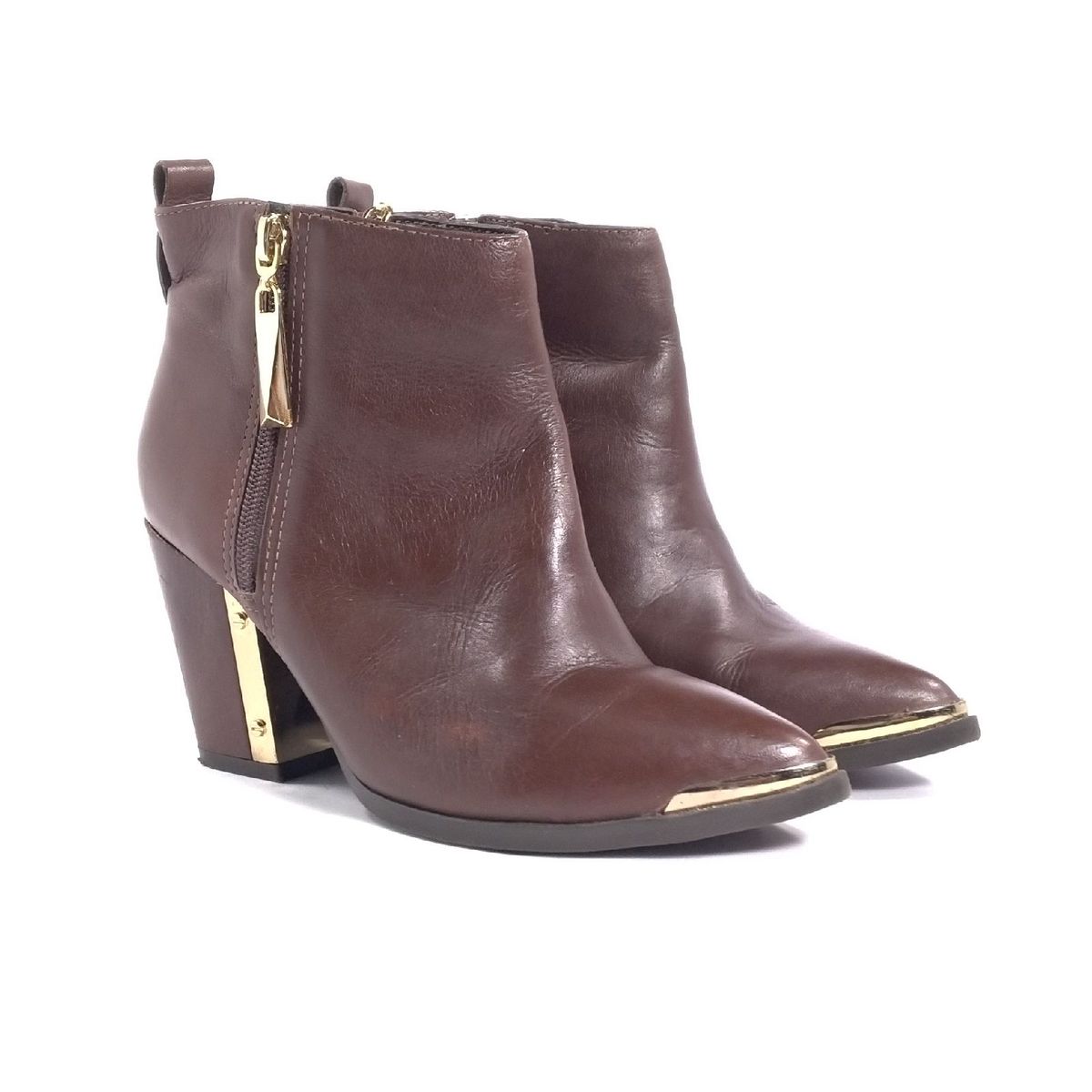 bota marrom escuro