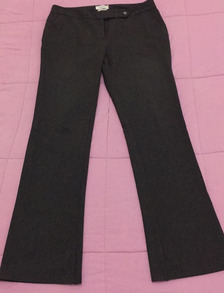 calça flare calvin klein