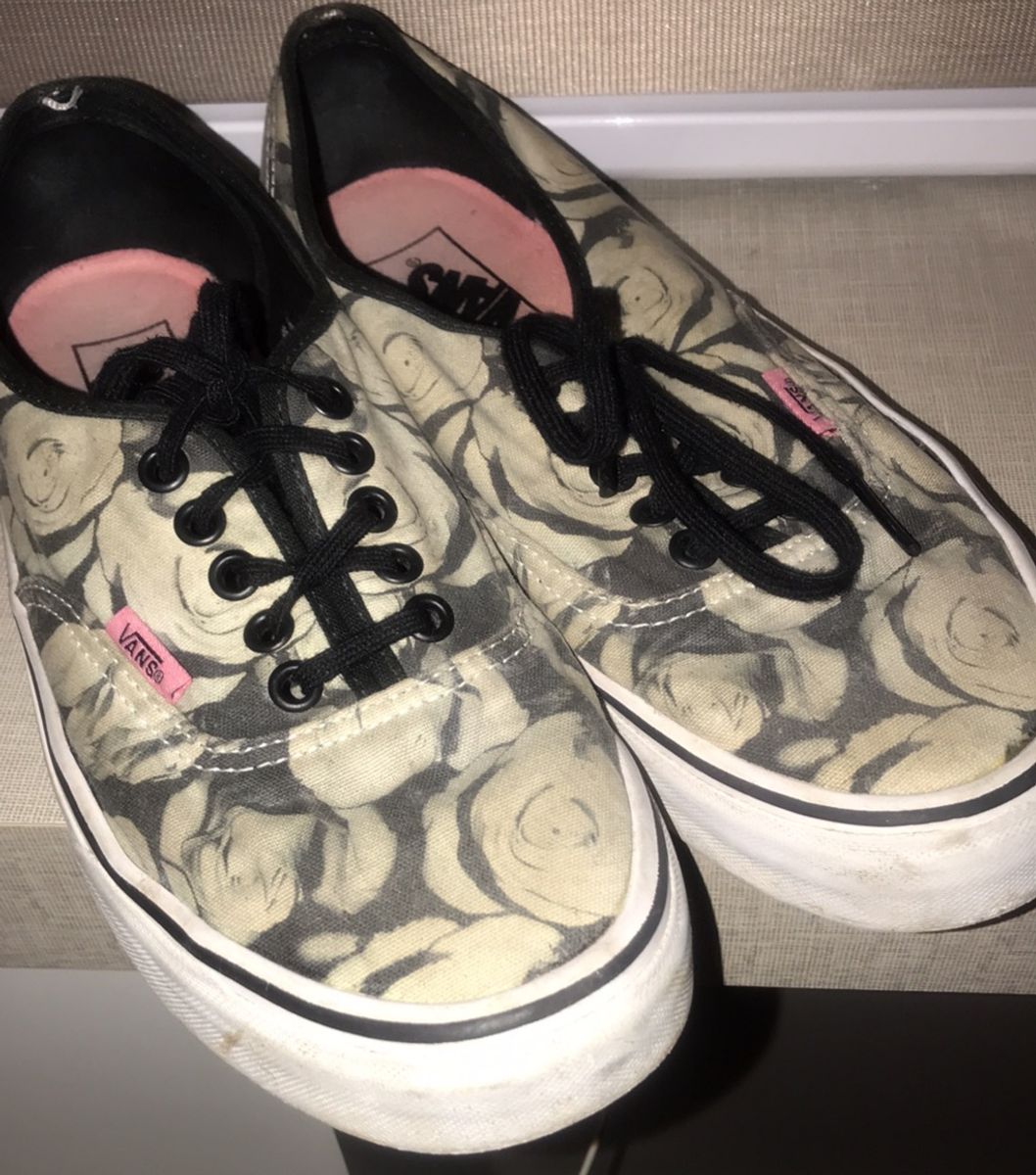 tenis vans florido rosa