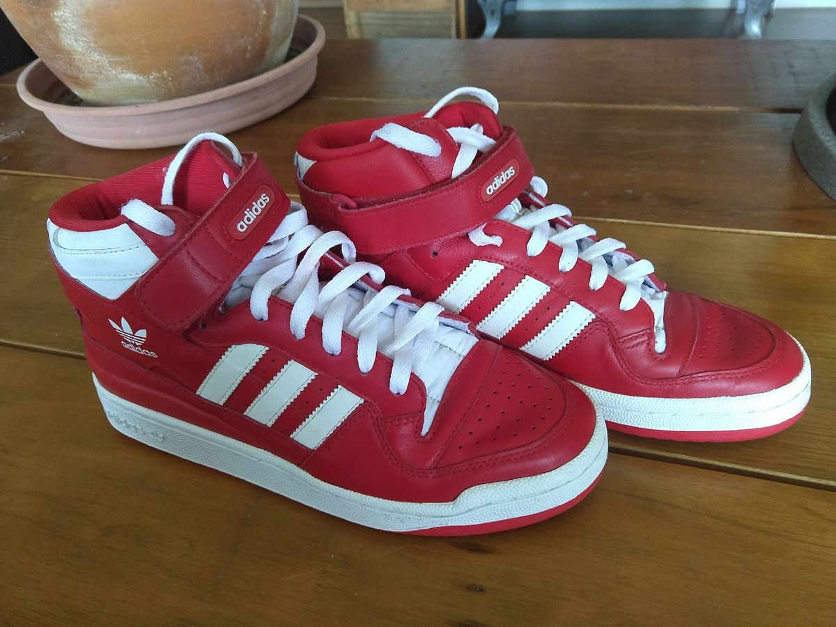 tenis adidas couro cano alto