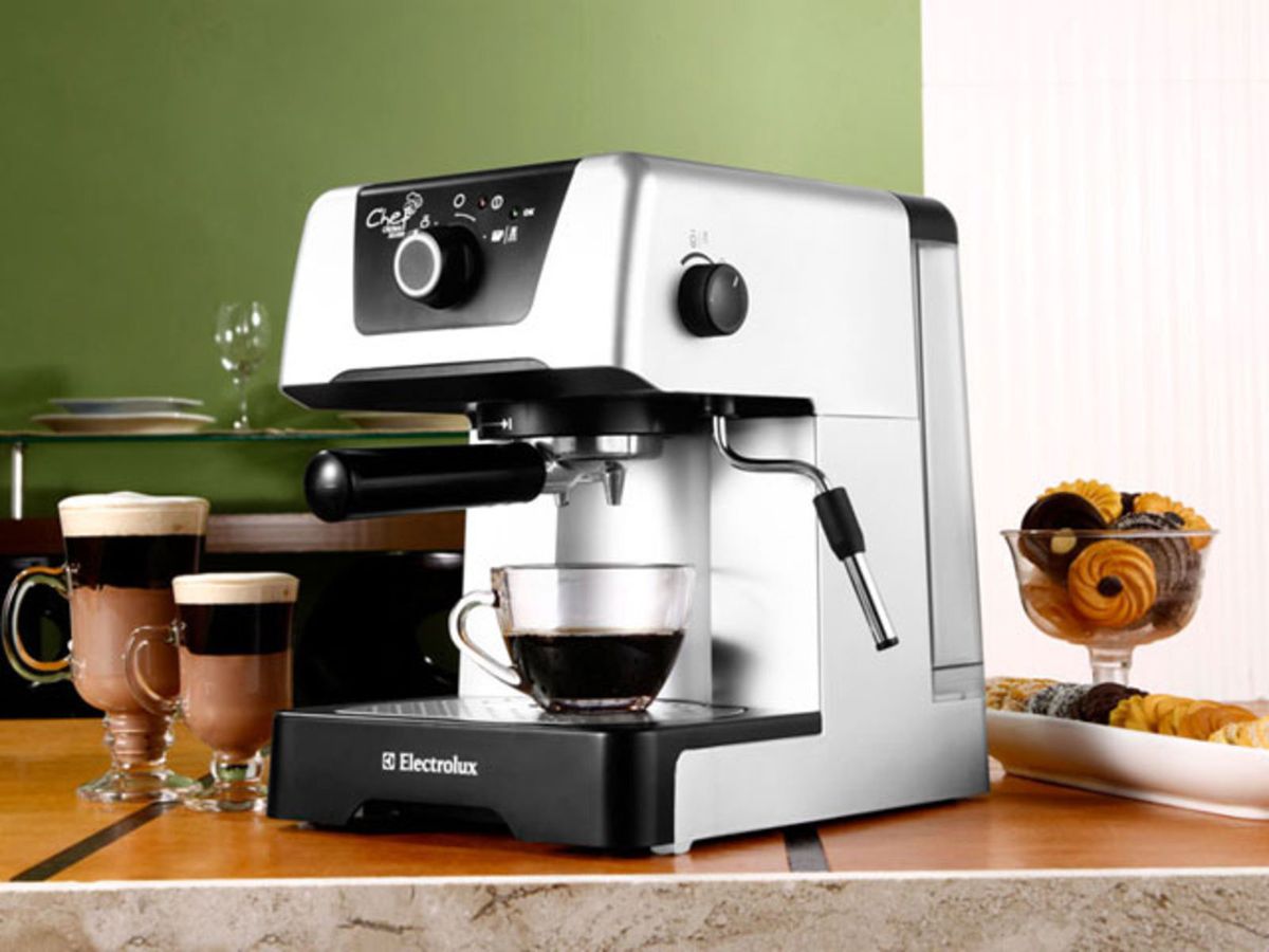 Cafeteira Expresso Electrolux Chefe Crema Silver Faz Capuccino Cafeteira Expresso Electrolux Chef Crema Silver E Moedor De Cafe Polishop Eletrodomestico Electrolux E Polishop Usado 1892987 Enjoei