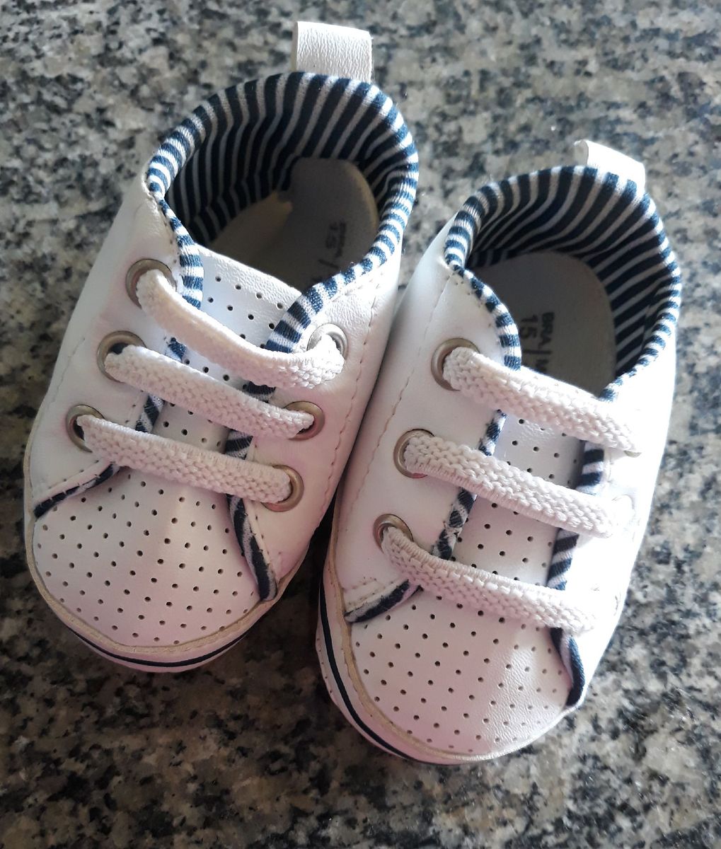 sapatinho de bebe renner