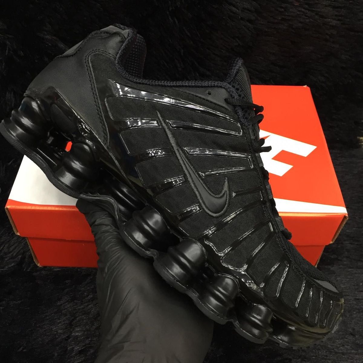 nike shox t1