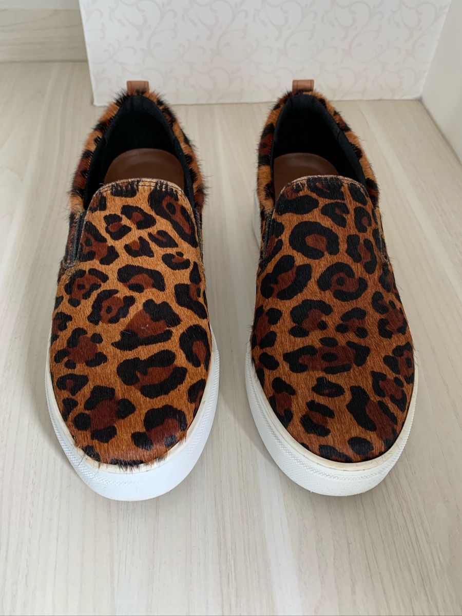slip on oncinha arezzo