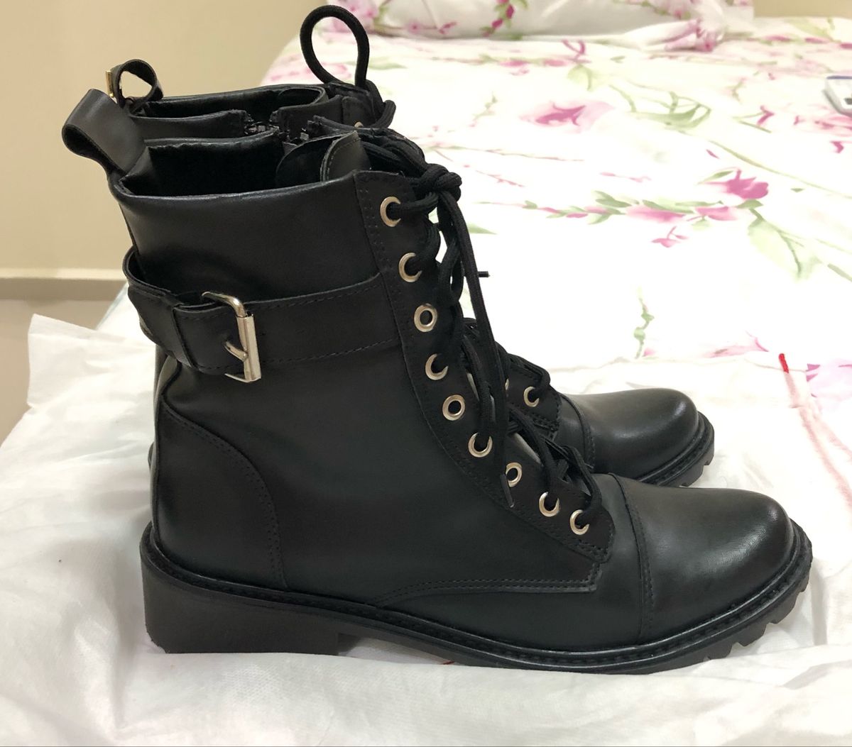 bota tiras santa lolla