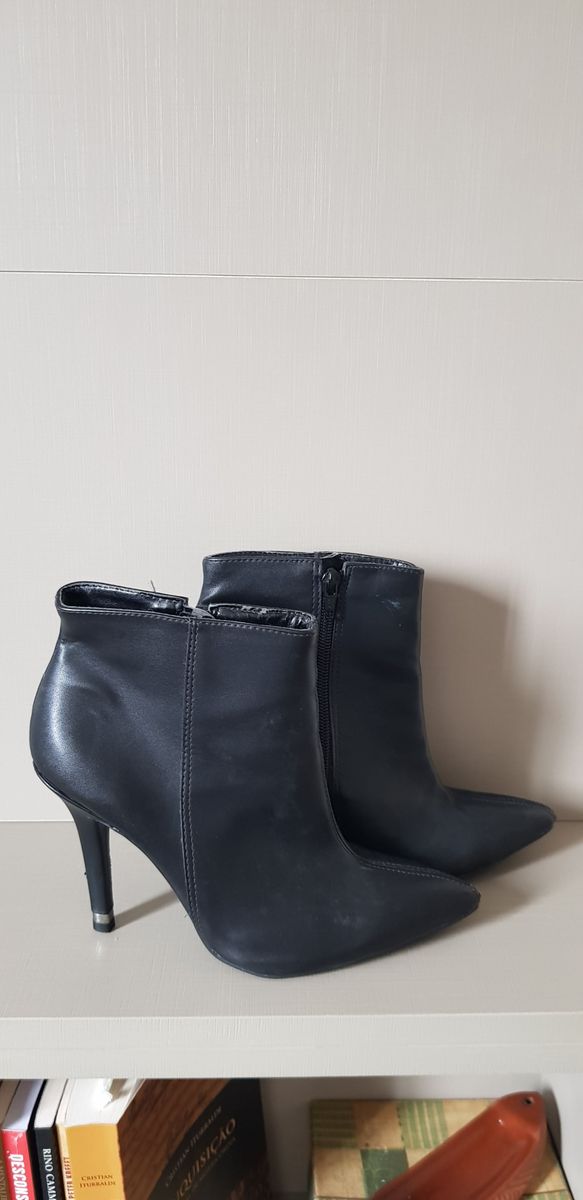 bota bico fino via marte