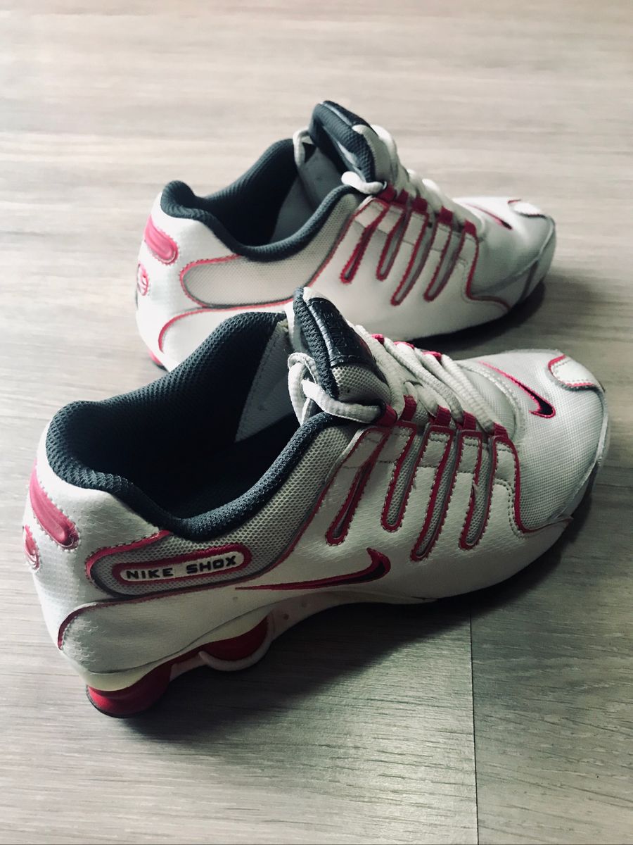 nike shox r8
