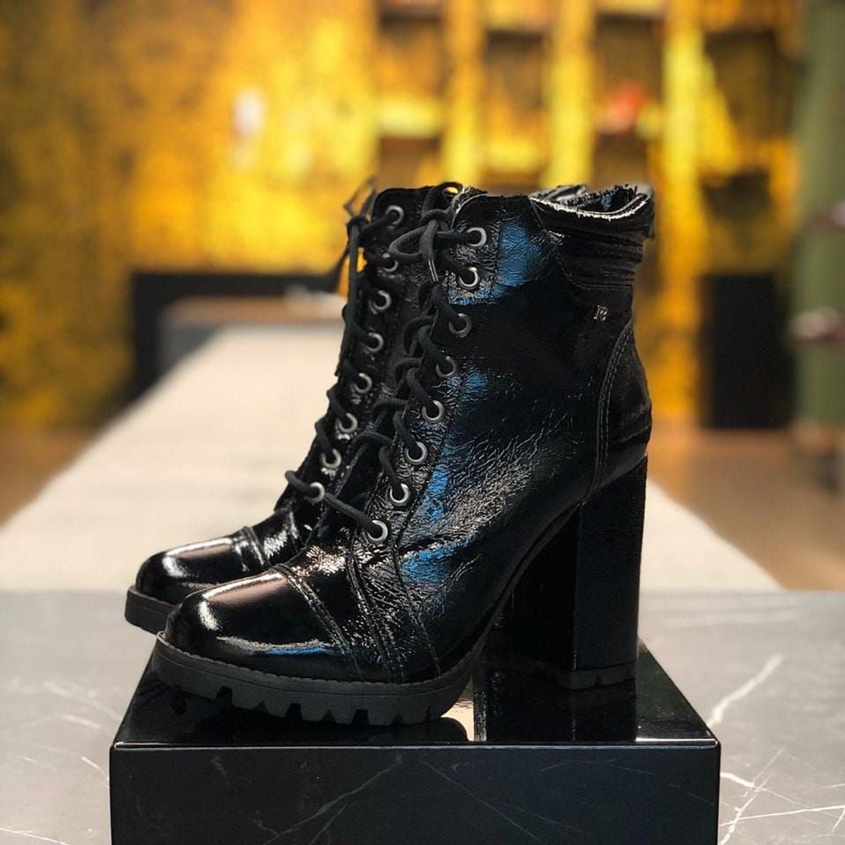 bota coturno raphaella booz