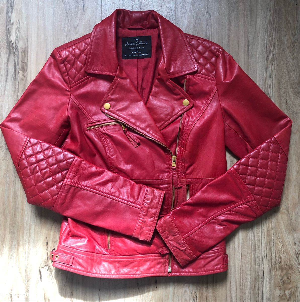 jaqueta vermelha zara