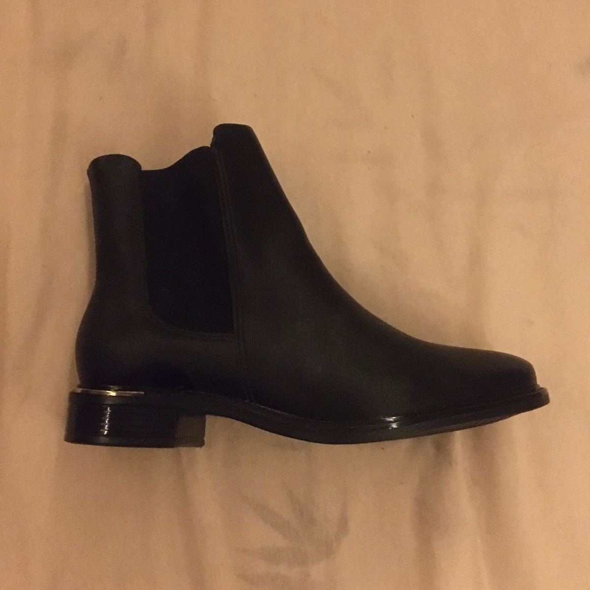 bota chelsea vizzano tachas preta