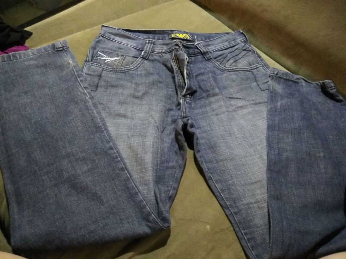 calça pantalona riscada