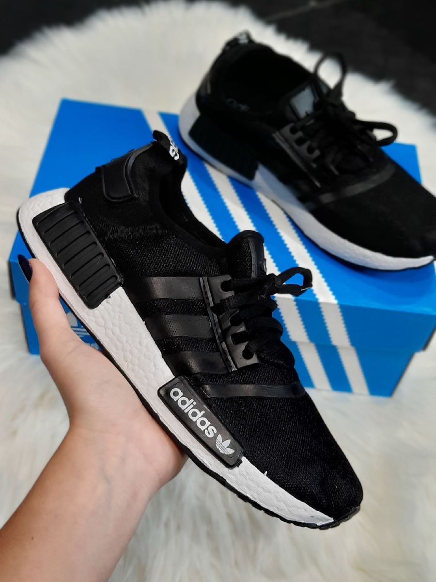tenis nmd preto e branco