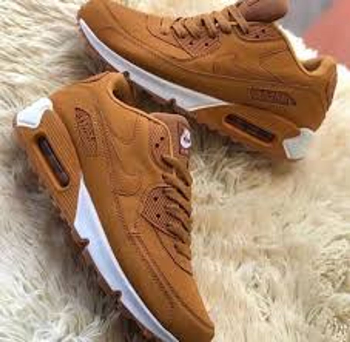 nike marrom air max