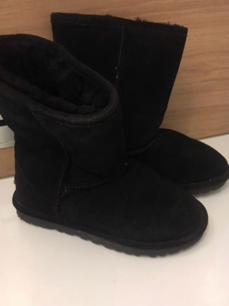 bota ugg preta