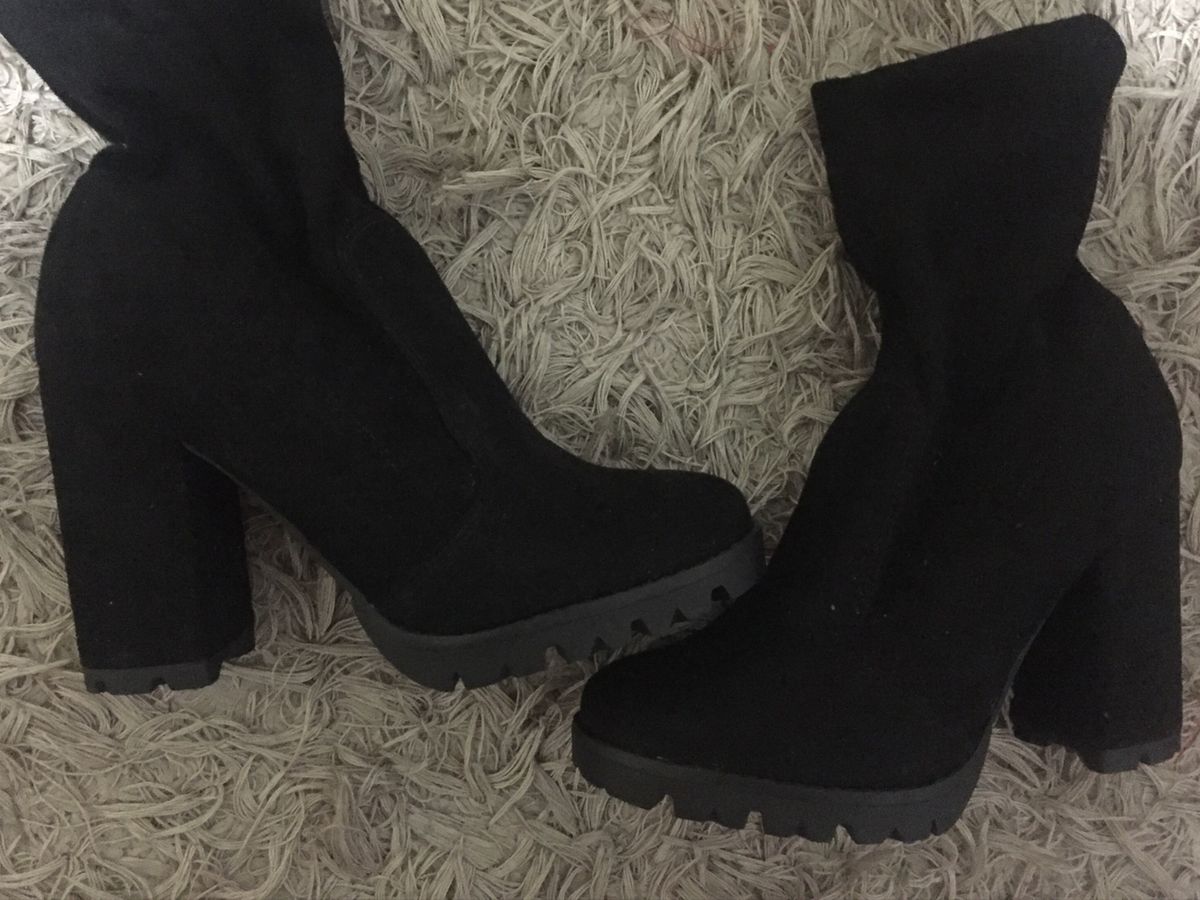 bota tratorada preta camurça