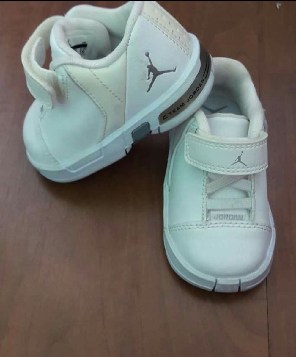 tenis de bebe jordan