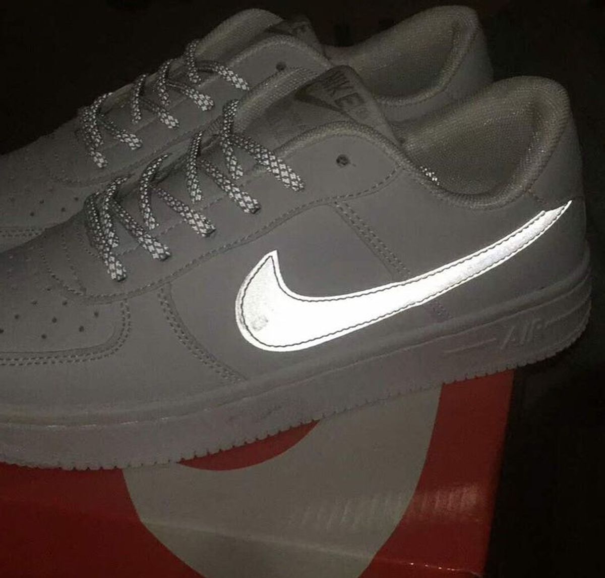 tenis nike refletivo branco