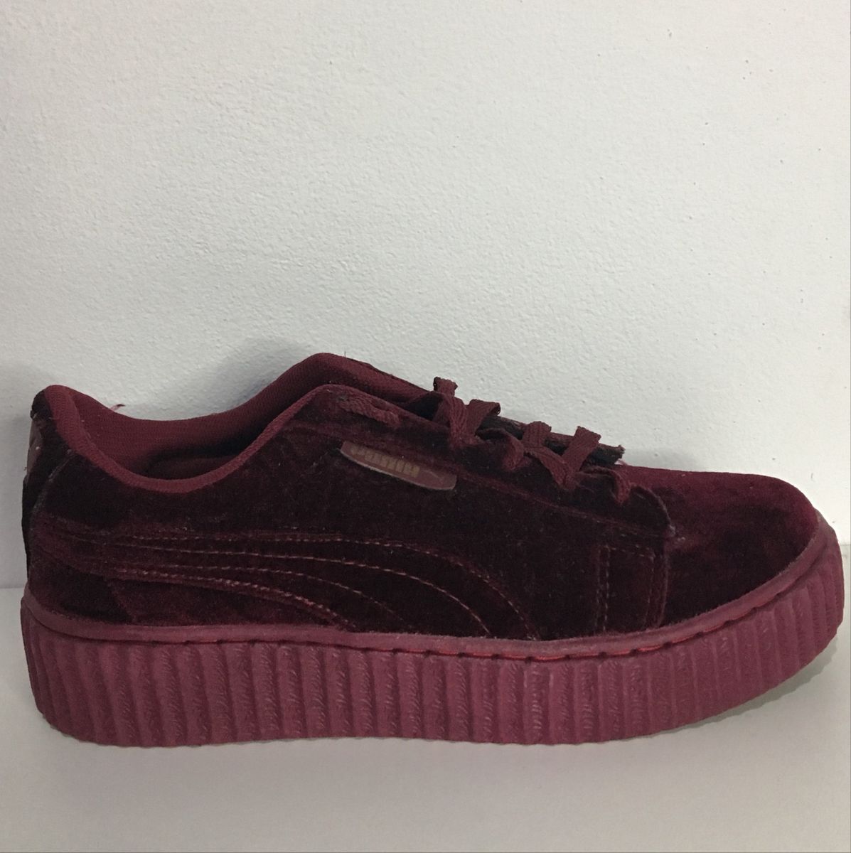 tenis puma feminino vinho veludo