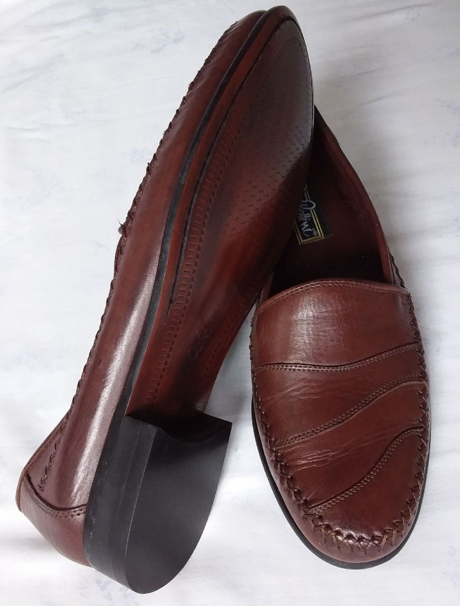 novo couro sapatos