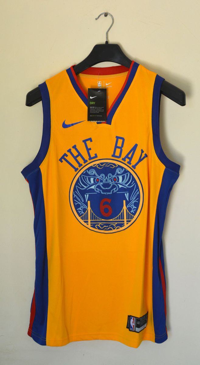 camiseta warriors the bay