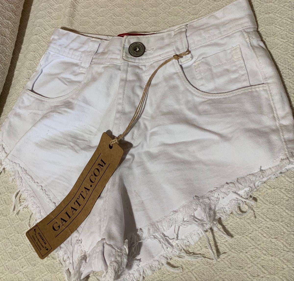 shorts branco desfiado