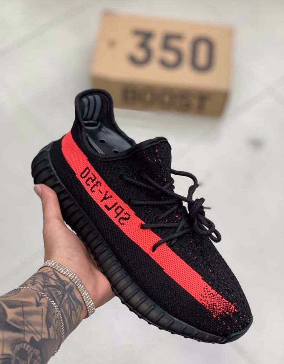 yeezy boost preto e vermelho