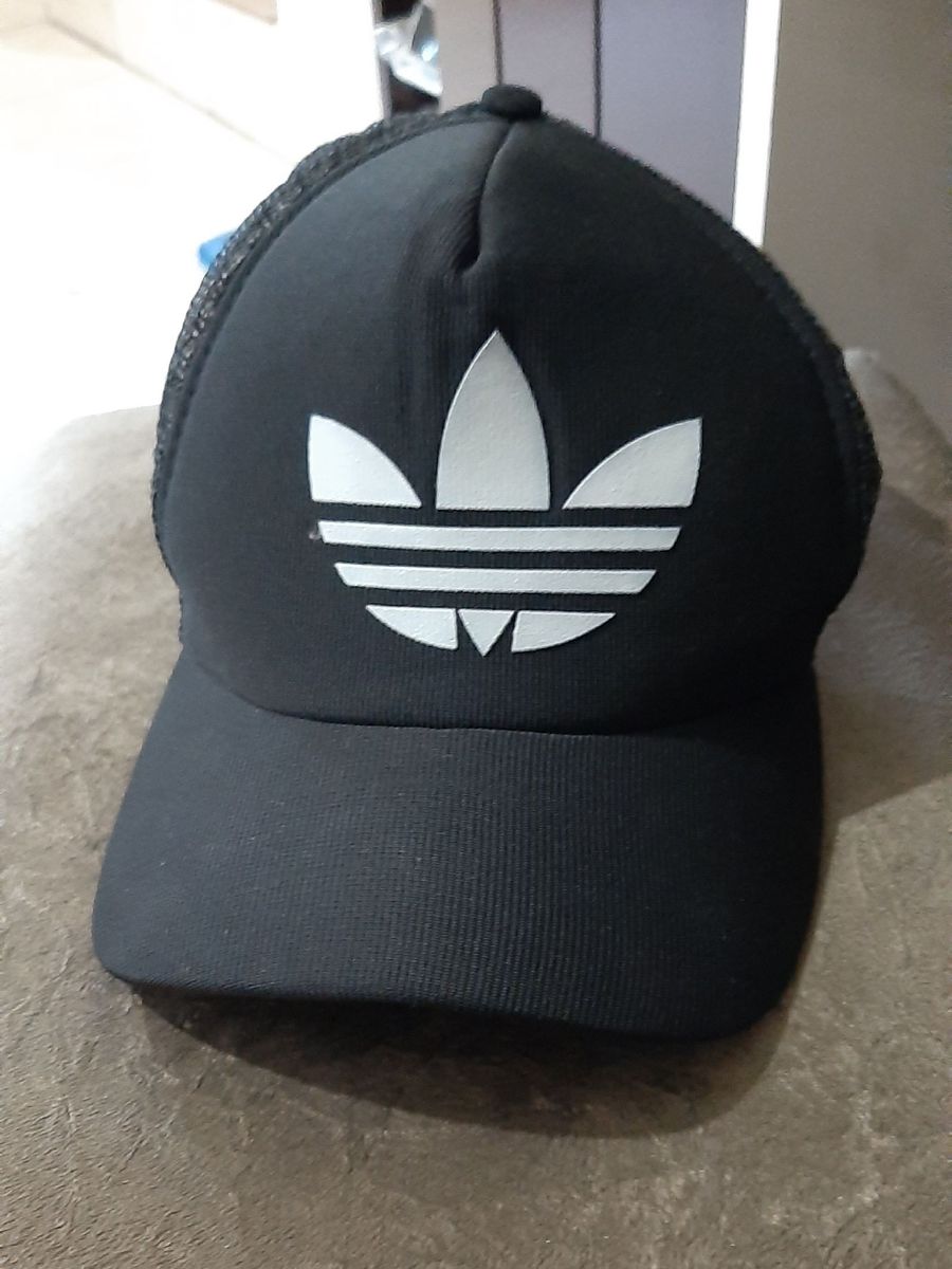 bone adidas preto e branco