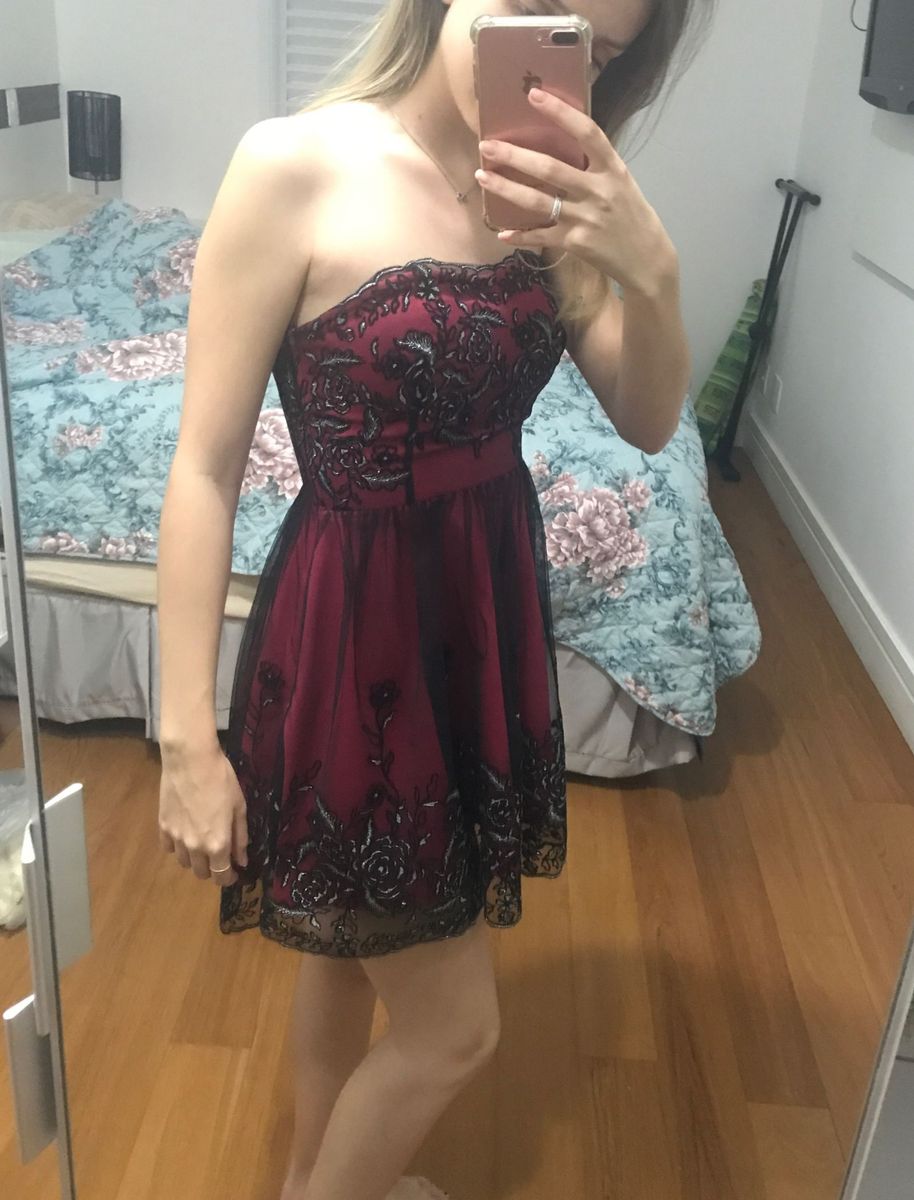 vestido rosa com renda preta