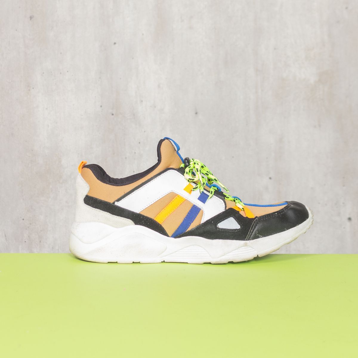 tenis lettering viko