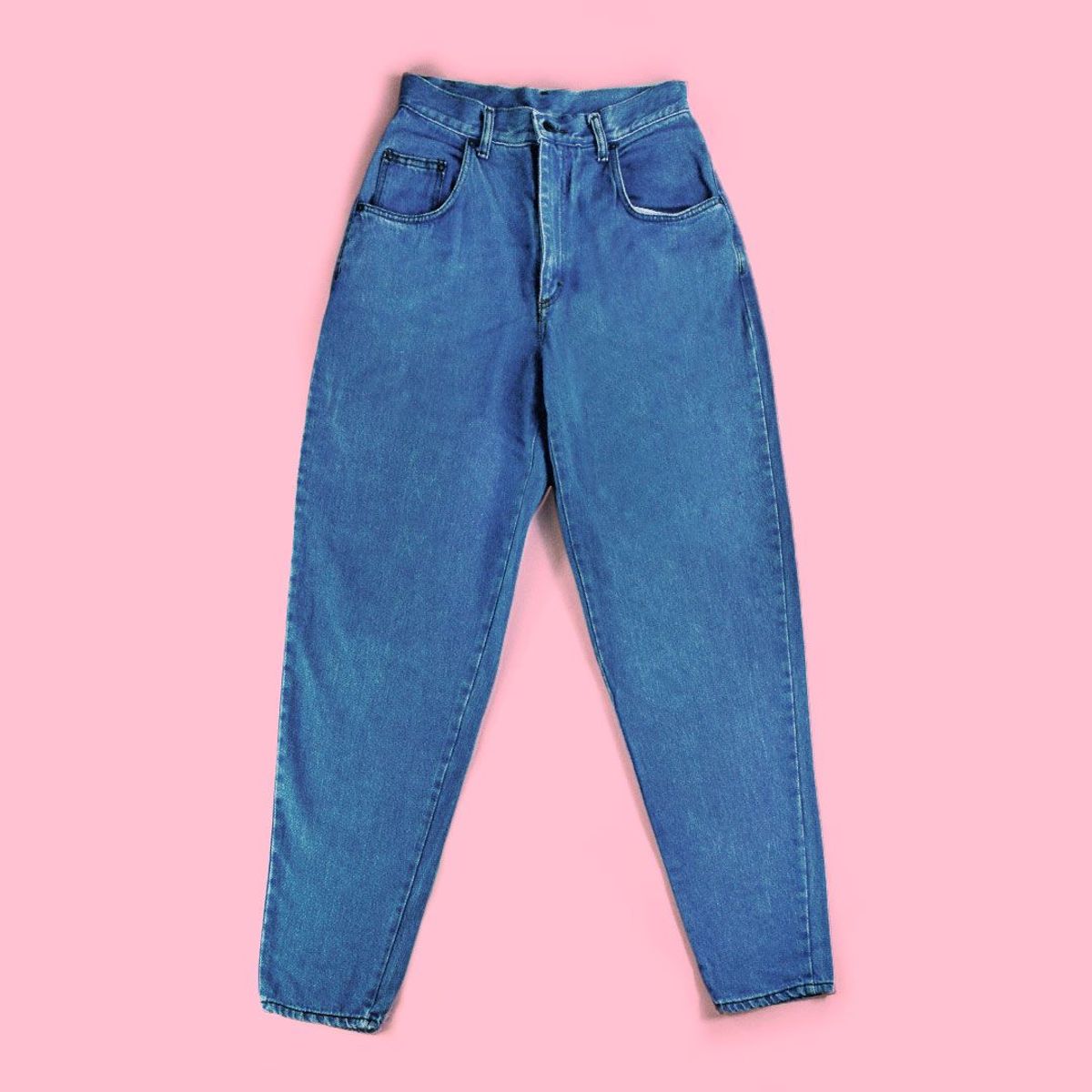 calça jeans cintura alta mom