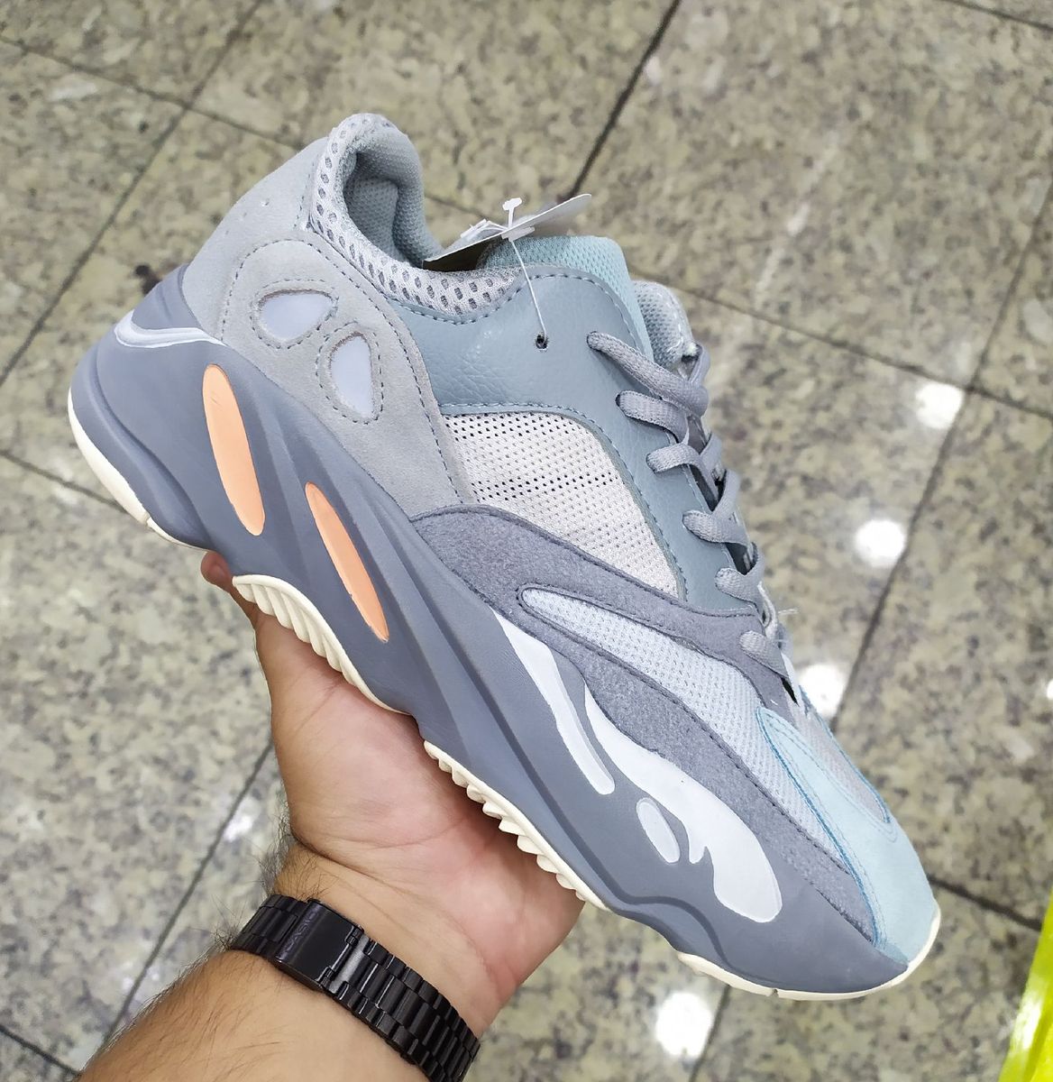 tenis adidas yeezy boost 700