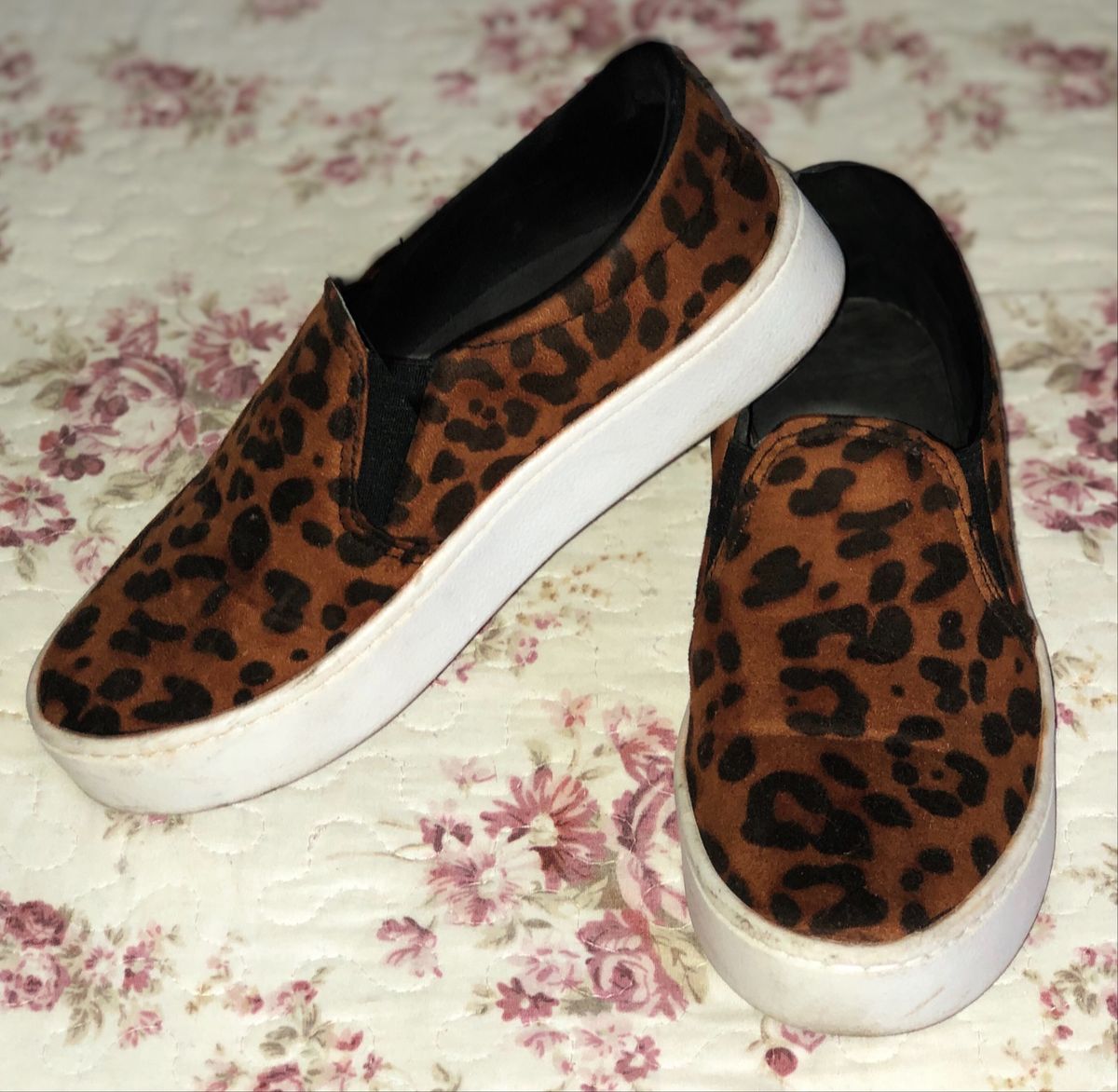 tenis onça riachuelo