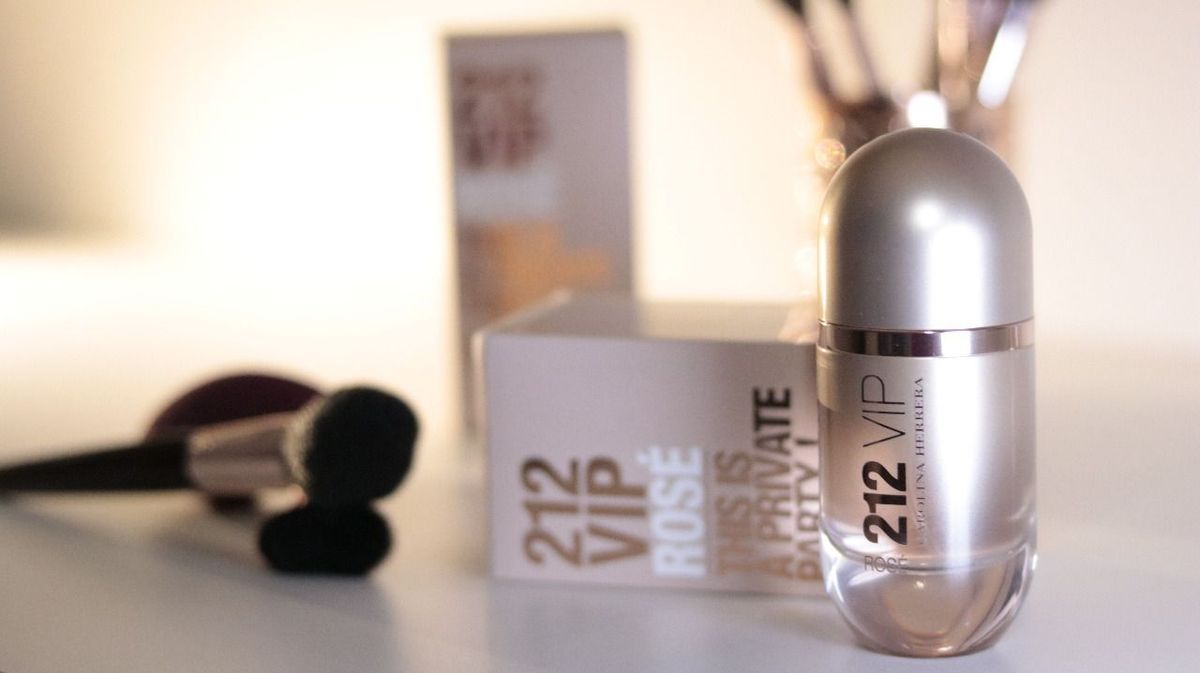 carolina herrera 212 vip rose 50 ml