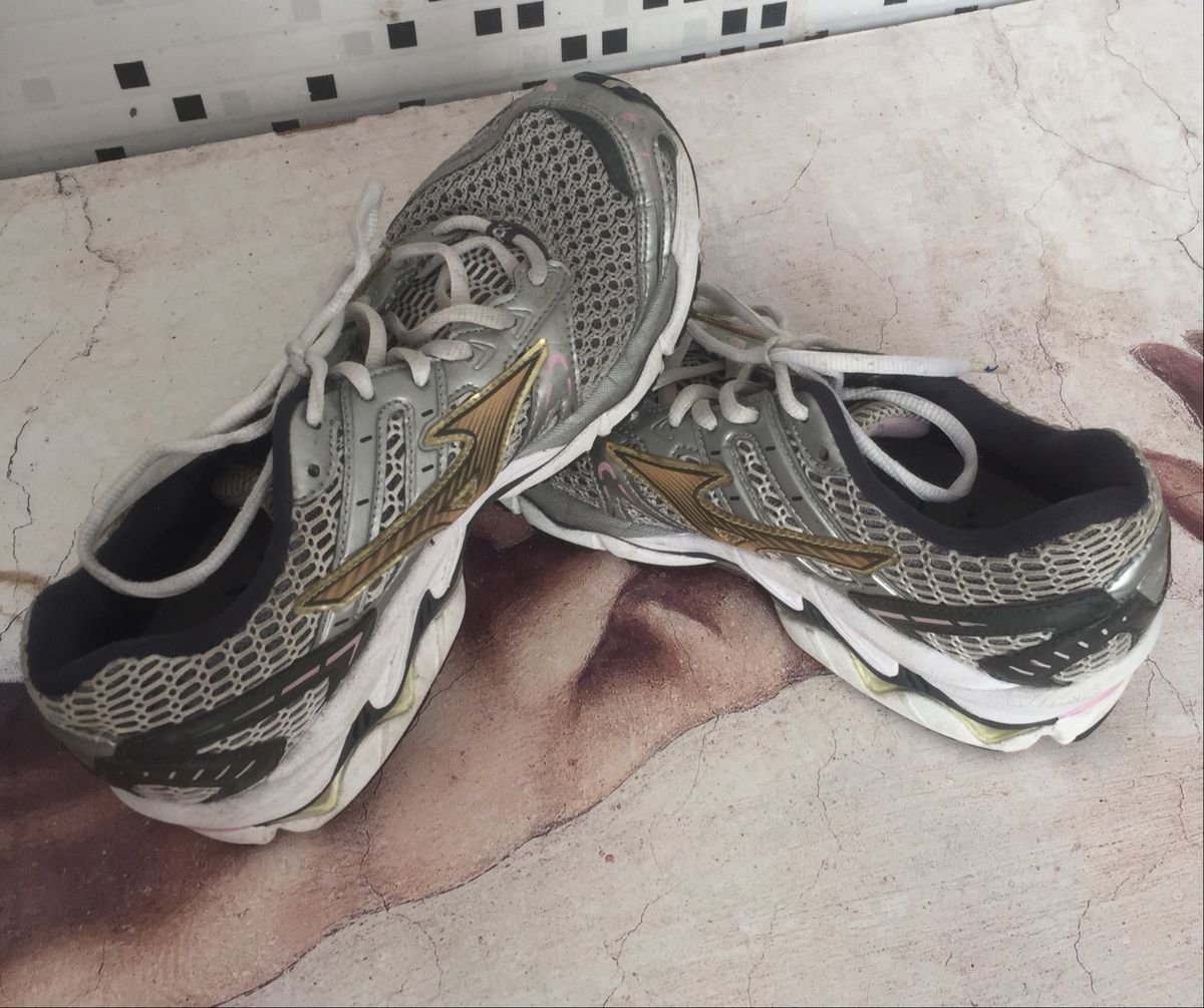 mizuno wave nirvana 6