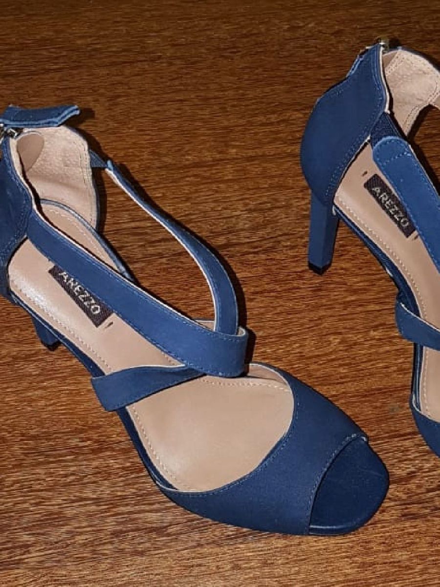 sandalia azul marinho arezzo