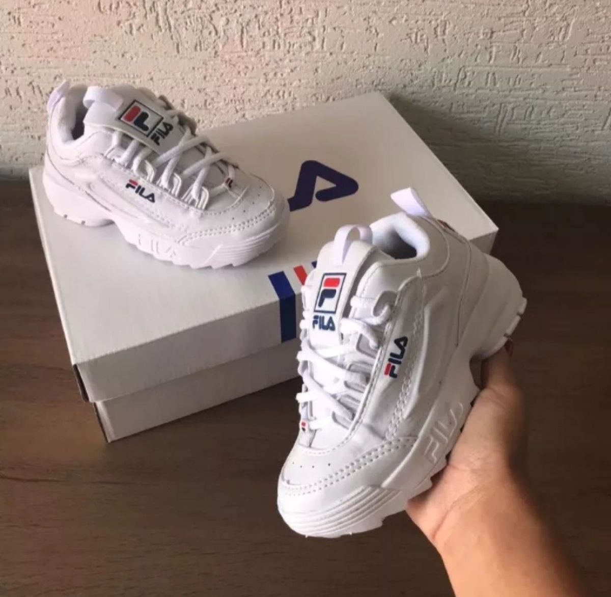 tenis fila branco disruptor replica