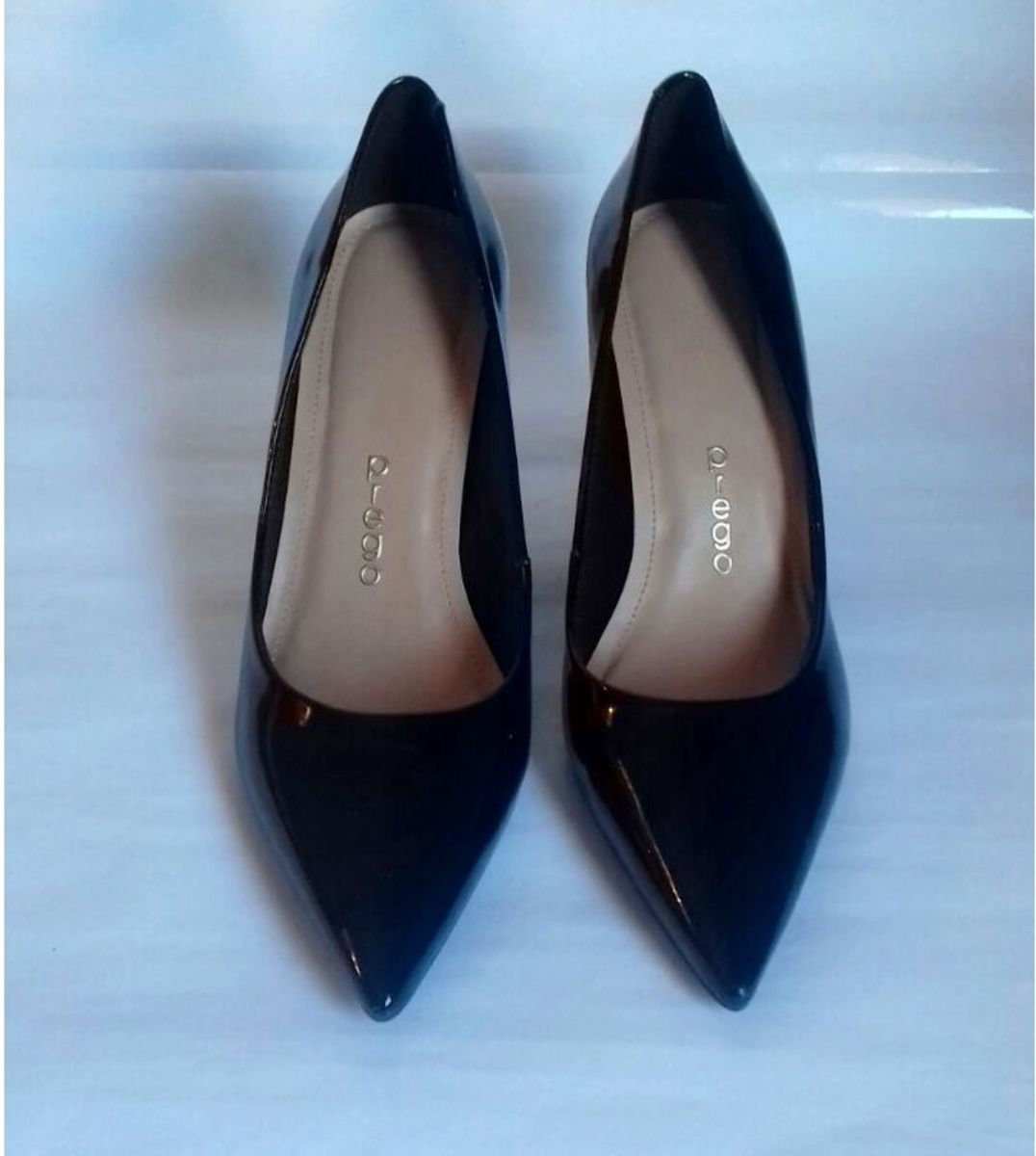 scarpin preto brilhoso