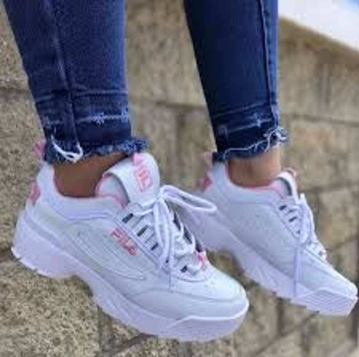 tenis fila feminino branco e rosa