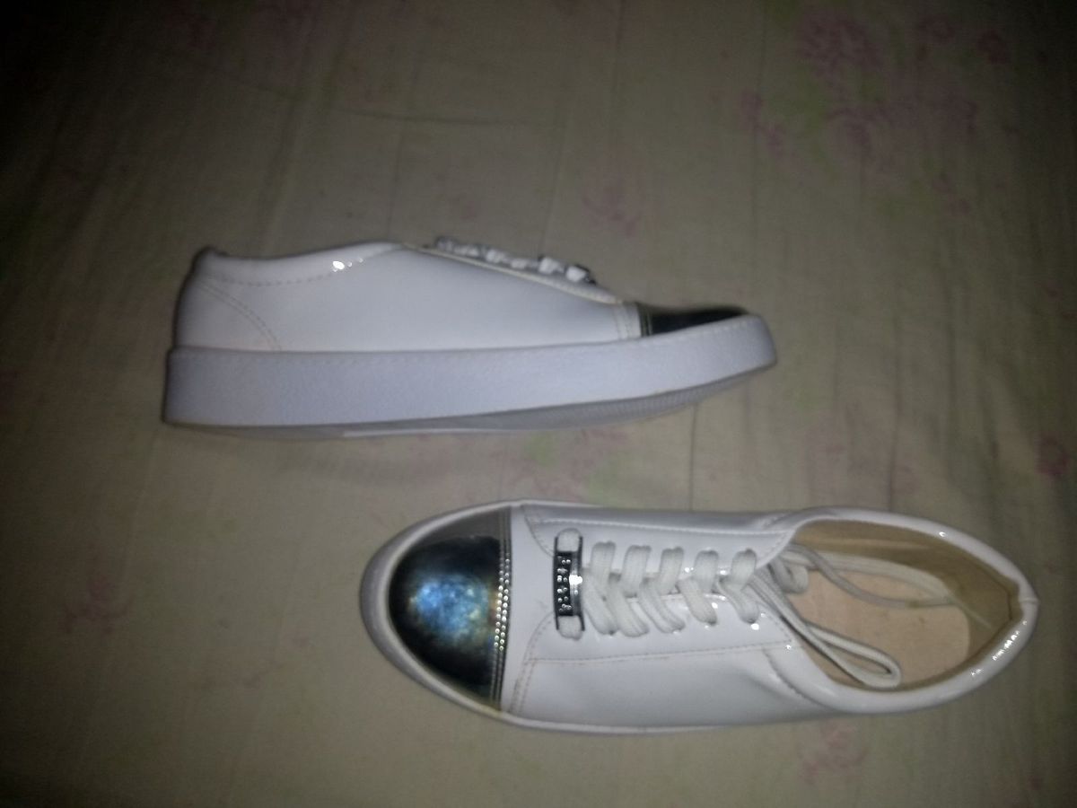 tenis bebece branco com prata
