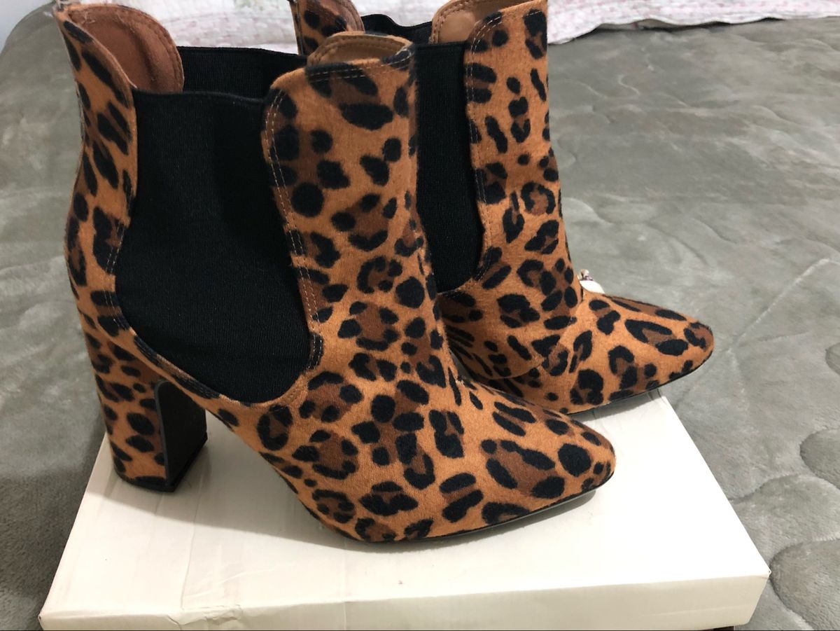 bota vizzano animal print