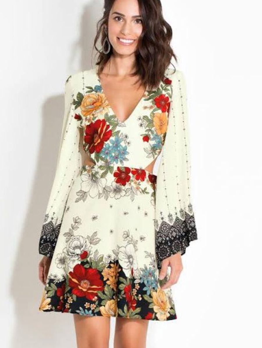 vestido curto manga longa flare