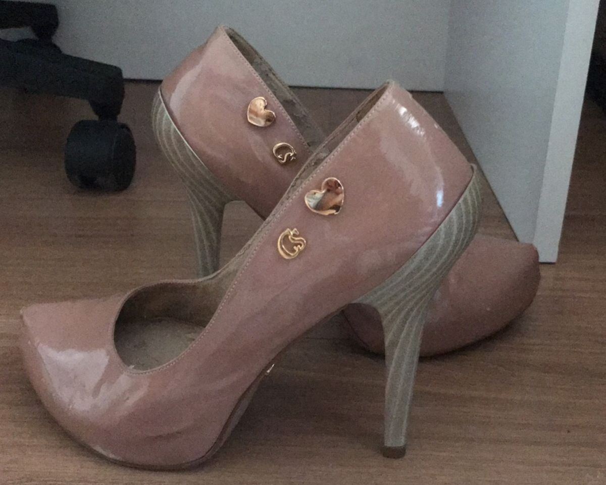 scarpin rosa carmen steffens