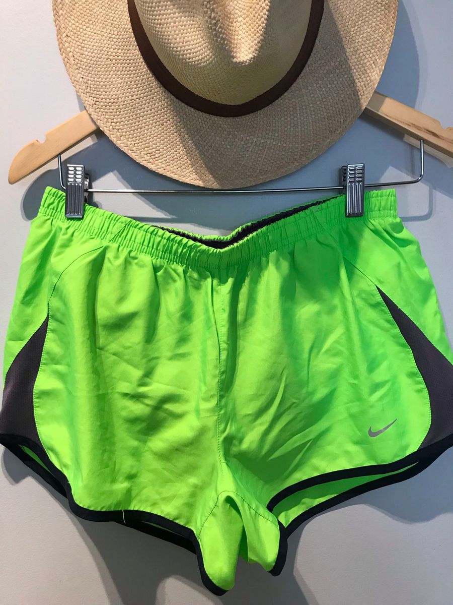 short nike verde