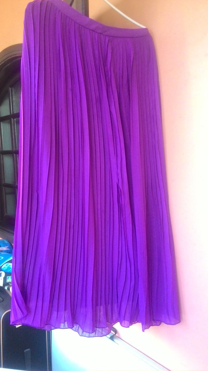 saia plissada roxa