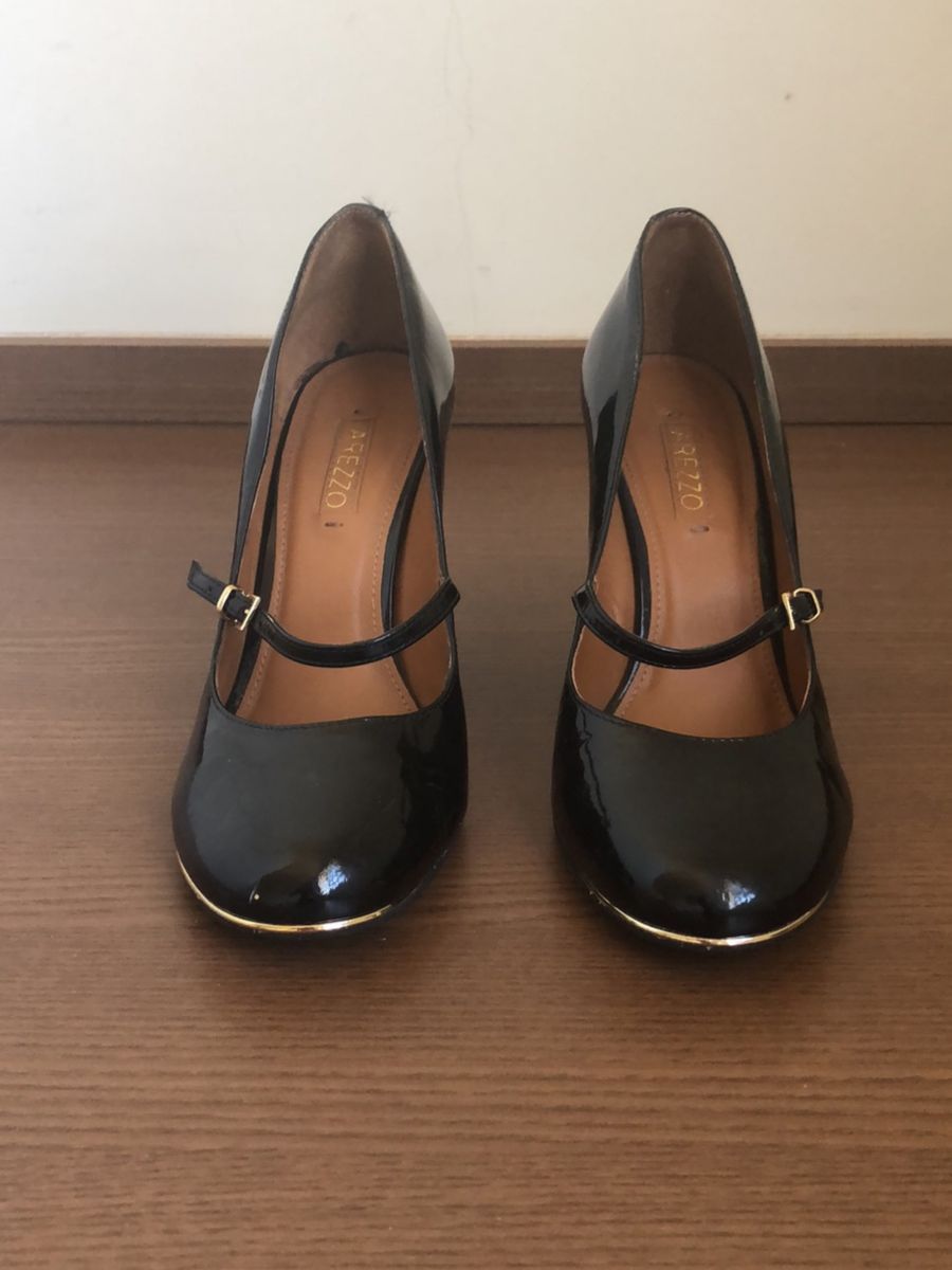 sapato fechado arezzo